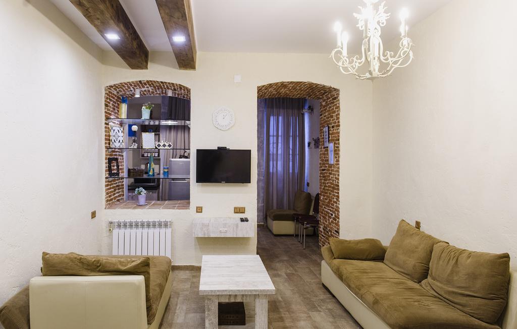 New&Old Apartment Tbilisi ภายนอก รูปภาพ
